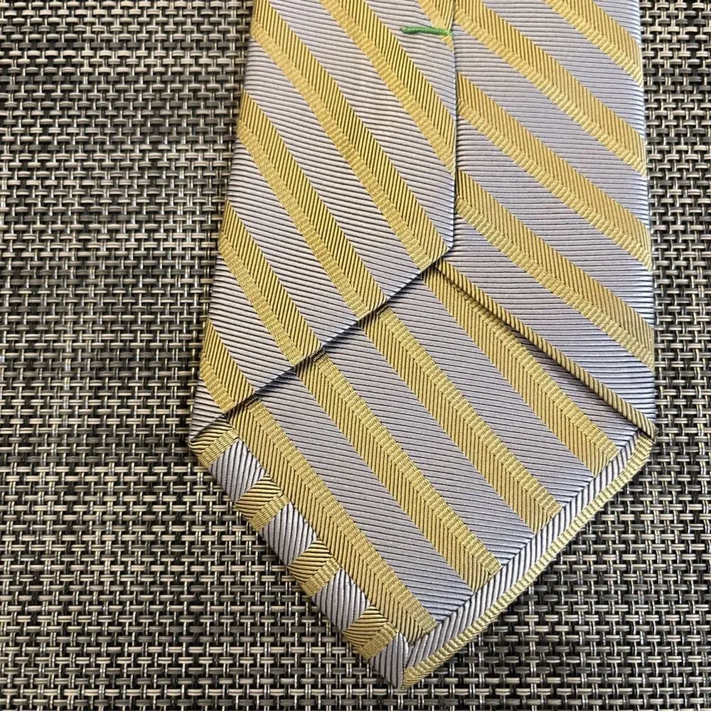 Jhane Barnes 100% Silk Necktie Tie Geometric Gray Gold Made in Japan